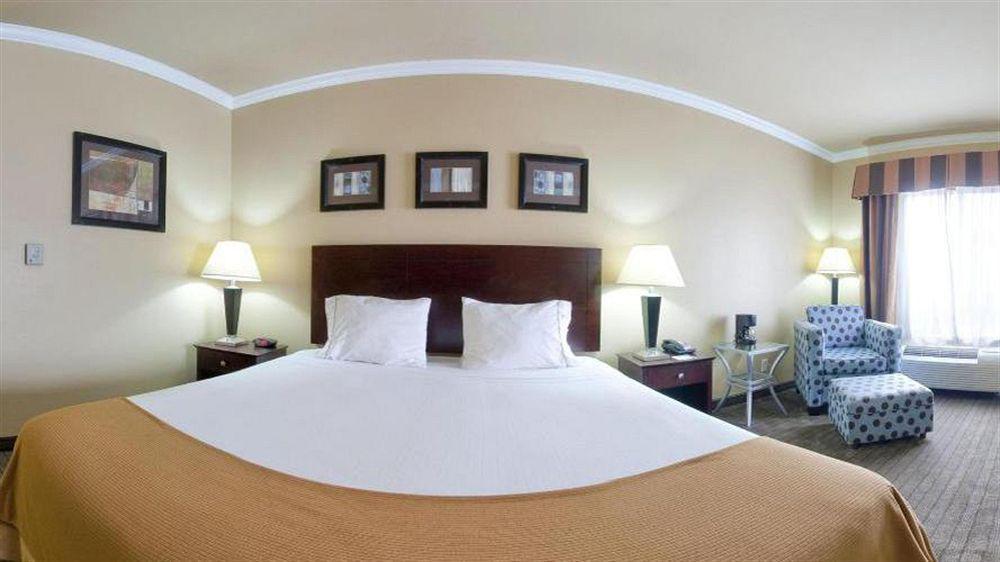 Express And Natchitoches By Ihg Shamard Heights