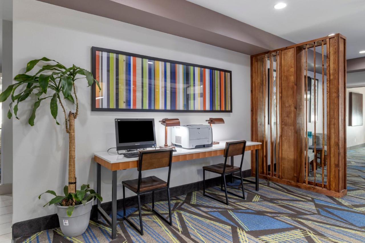 Express And Natchitoches By Ihg Hotel 2*